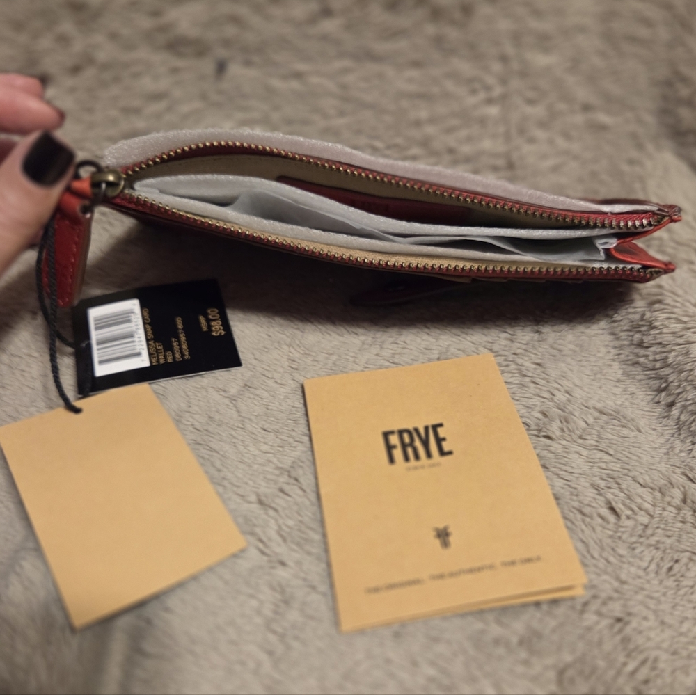 Frye Red Leather Wallet BNWT - Picture 3 of 5